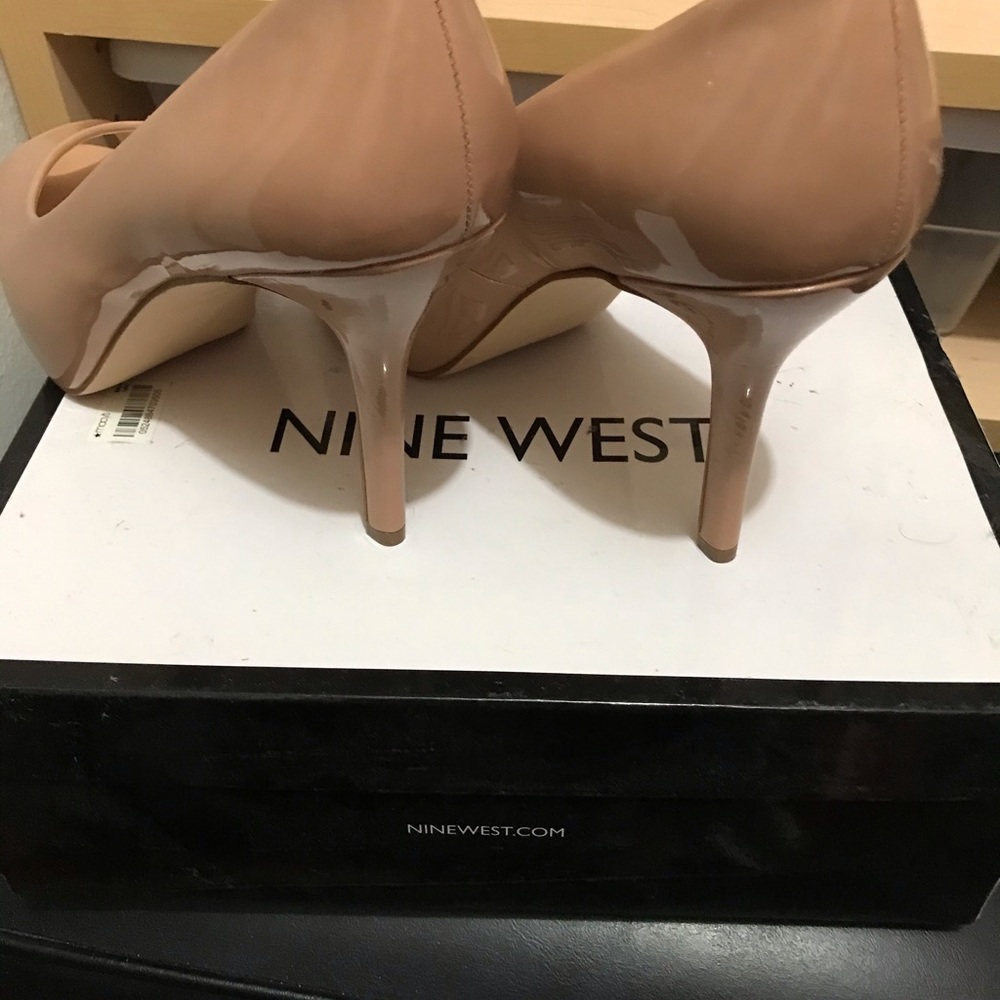 Nine West - Picture 4 of 6
